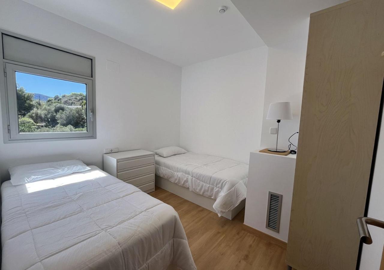 2-Bedroom Brand New Apartment Steps From The Beach リャンサ エクステリア 写真