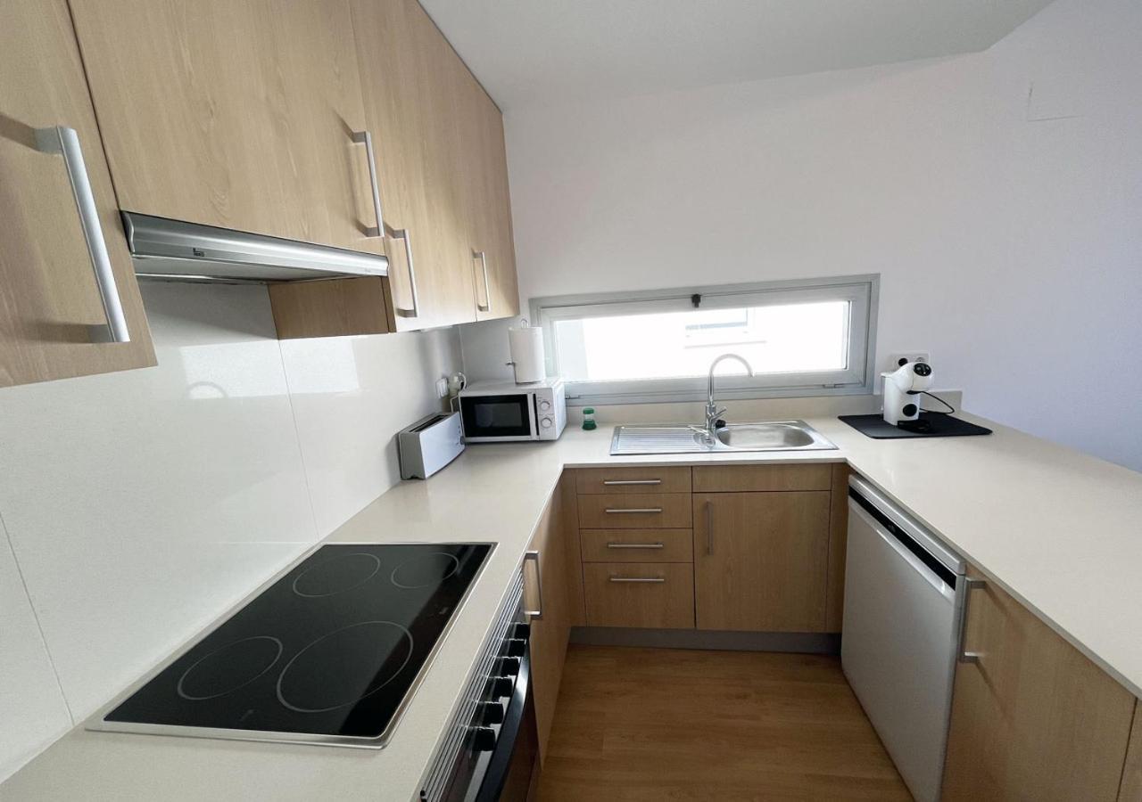 2-Bedroom Brand New Apartment Steps From The Beach リャンサ エクステリア 写真