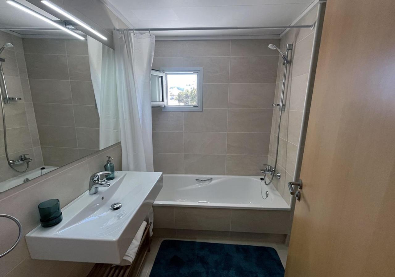 2-Bedroom Brand New Apartment Steps From The Beach リャンサ エクステリア 写真