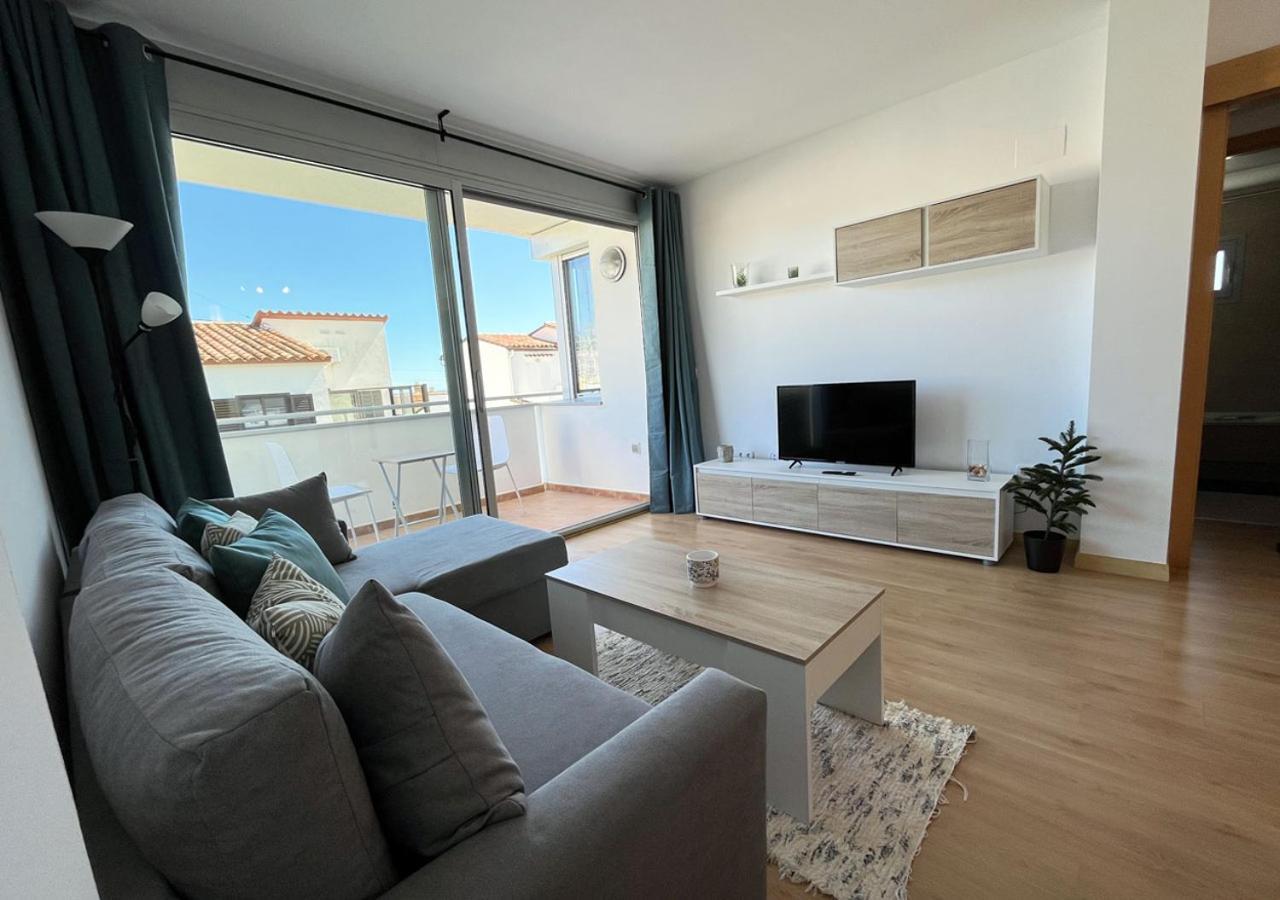2-Bedroom Brand New Apartment Steps From The Beach リャンサ エクステリア 写真